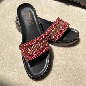 Donald Pilner sandals
